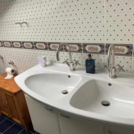 Gemuetliches Mit Grossem Bad בית אירוח *